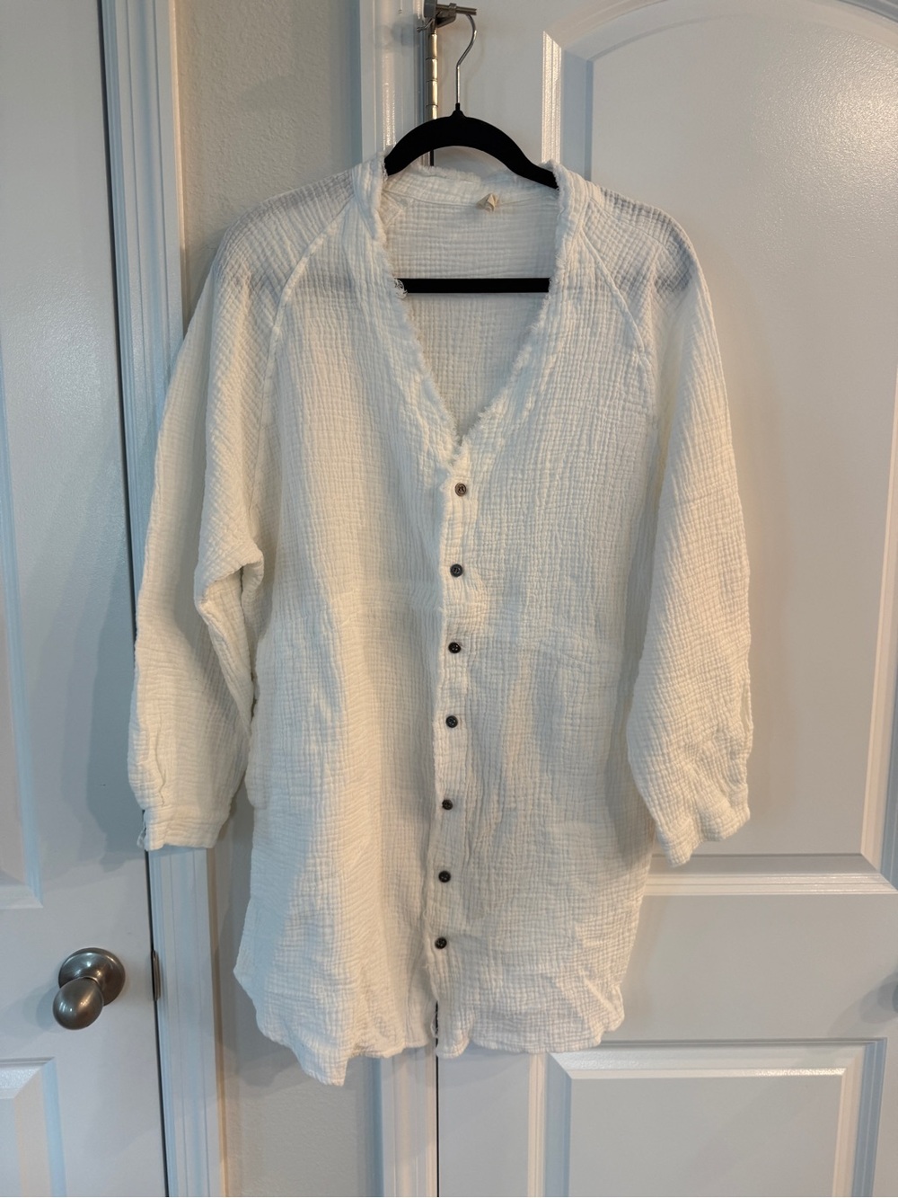 Igenjun White Gauze Button-Front Tunic Top